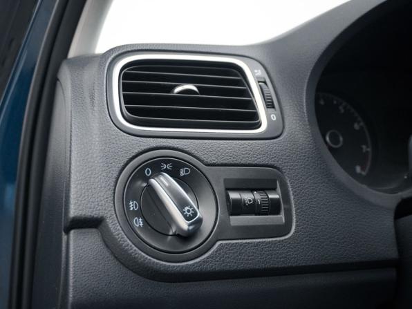 Volkswagen Polo V с пробегом 2014 года, цена 719 000 рублей, 150000 км, седан, Автокод Объявления