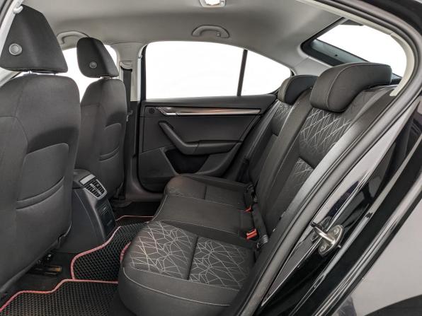 Skoda Octavia III (A7) Рестайлинг с пробегом 2018 года, цена 1 670 000 рублей, 140525 км, лифтбек, Автокод Объявления