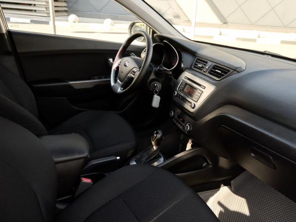 Kia Rio III Рестайлинг с пробегом 2016 года, цена 1 289 000 рублей, 83195 км, хэтчбек, Автокод Объявления