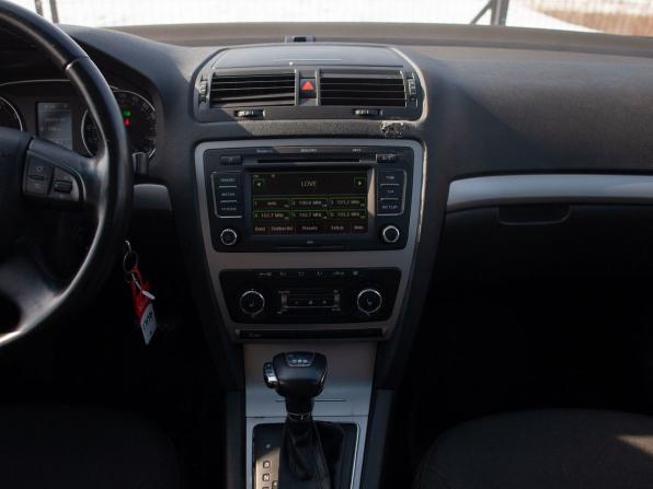 Skoda Octavia II (A5) Рестайлинг с пробегом 2011 года, цена 665 000 рублей, 249011 км, лифтбек, Автокод Объявления