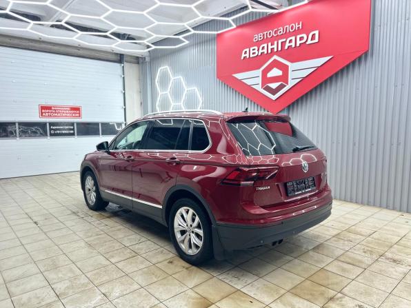 Volkswagen Tiguan II с пробегом 2017 года, цена 2 253 000 рублей, 196666 км, внедорожник, Автокод Объявления
