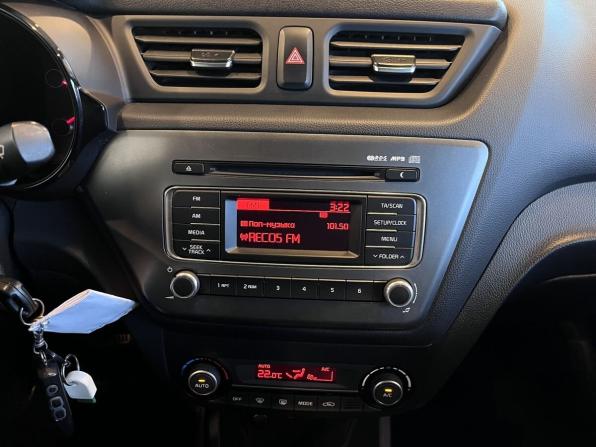 Kia Rio III Рестайлинг с пробегом 2015 года, цена 1 225 000 рублей, 150403 км, седан, Автокод Объявления