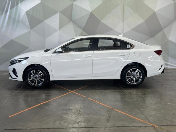 Kia K3 II (China Market) Рестайлинг с пробегом 2025 года, цена 2 490 000 рублей, 15 км, седан, Автокод Объявления