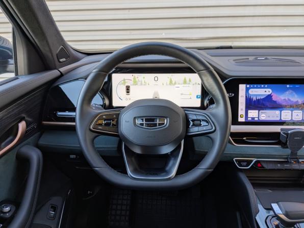 Geely Monjaro I с пробегом 2023 года, цена 3 300 000 рублей, 34961 км, внедорожник, Автокод Объявления