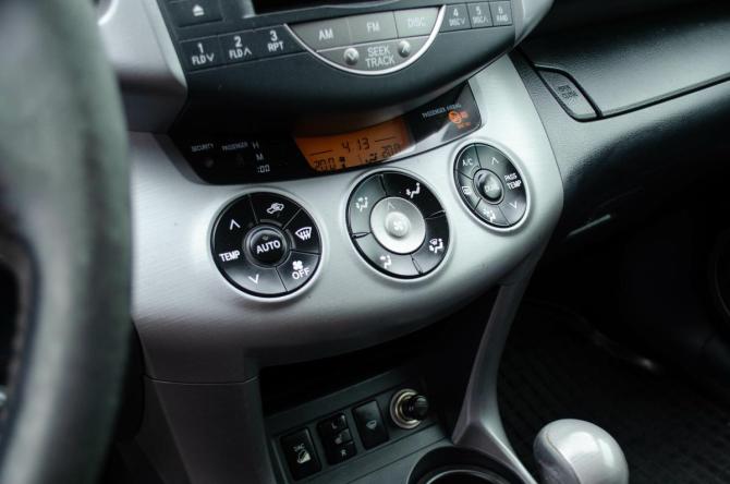 Toyota RAV4 III (XA30) с пробегом 2008 года, цена 1 124 000 рублей, 287000 км, внедорожник, Автокод Объявления