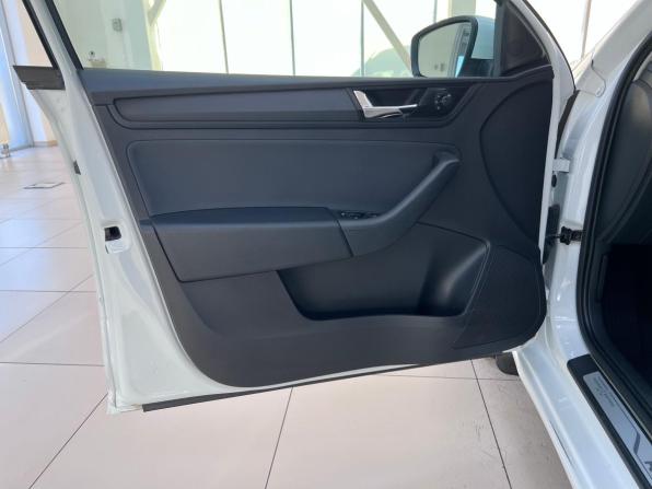 Skoda Rapid I Рестайлинг с пробегом 2019 года, цена 1 290 000 рублей, 108000 км, лифтбек, Автокод Объявления