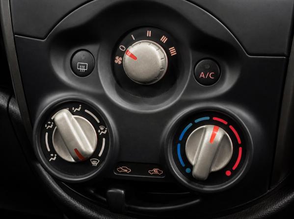Nissan March IV (K13) Рестайлинг с пробегом 2015 года, цена 730 000 рублей, 136564 км, хэтчбек, Автокод Объявления