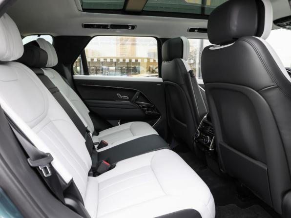 Land Rover Range Rover Sport III с пробегом 2023 года, цена 15 900 000 рублей, 6051 км, внедорожник, Автокод Объявления