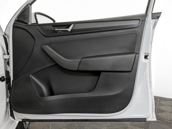 Skoda Rapid II с пробегом 2021 года, цена 1 350 000 рублей, 175004 км, лифтбек, Автокод Объявления