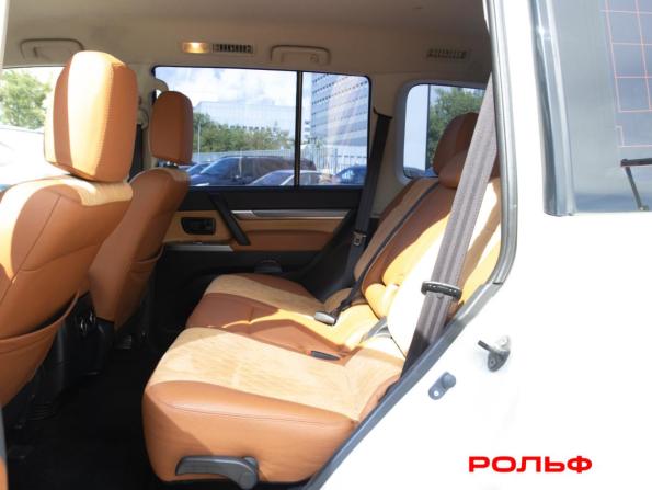 Mitsubishi Pajero IV Рестайлинг 2 с пробегом 2014 года, цена 2 718 000 рублей, 57565 км, внедорожник, Автокод Объявления