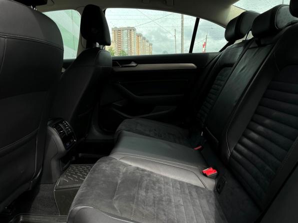 Volkswagen Passat B8 с пробегом 2019 года, цена 2 497 500 рублей, 55982 км, седан, Автокод Объявления
