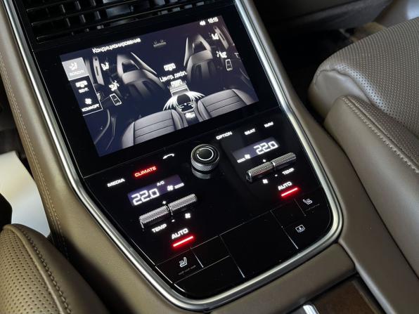 Porsche Panamera II с пробегом 2017 года, цена 7 377 000 рублей, 103558 км, лифтбек, Автокод Объявления