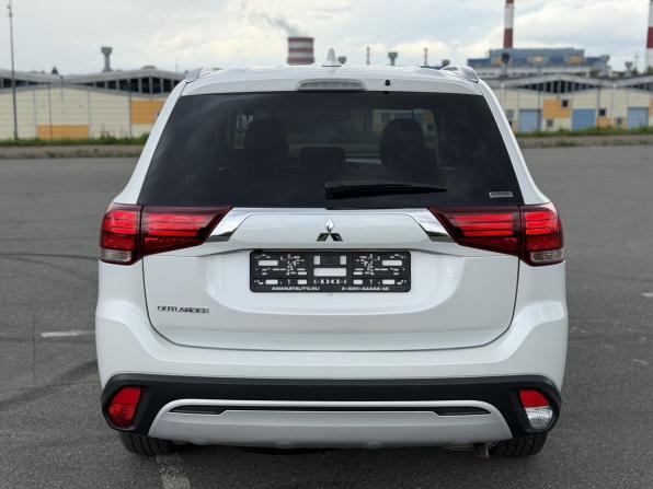 Mitsubishi Outlander III Рестайлинг 3 с пробегом 2020 года, цена 2 550 000 рублей, 46421 км, внедорожник, Автокод Объявления