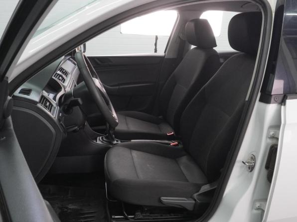 Skoda Rapid I с пробегом 2015 года, цена 1 060 000 рублей, 44348 км, лифтбек, Автокод Объявления