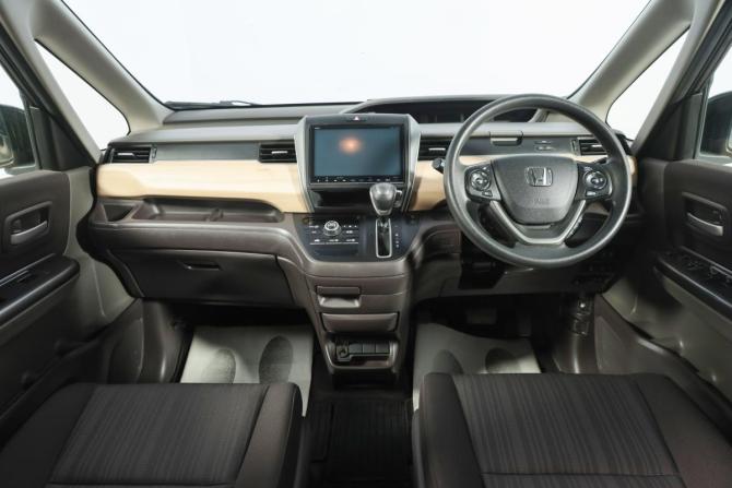 Honda Freed II с пробегом 2017 года, цена 1 599 000 рублей, 73000 км, компактвэн, Автокод Объявления