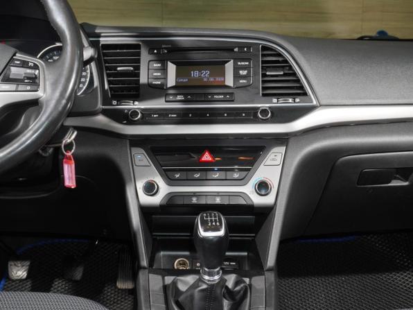 Hyundai Elantra VI (AD) с пробегом 2018 года, цена 998 000 рублей, 205887 км, седан, Автокод Объявления