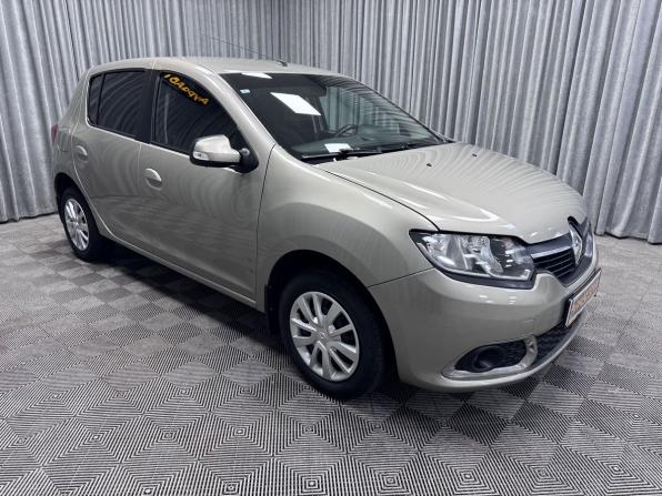 Renault Sandero II с пробегом 2018 года, цена 1 049 000 рублей, 73145 км, хэтчбек, Автокод Объявления