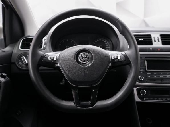 Volkswagen Polo V Рестайлинг с пробегом 2016 года, цена 925 000 рублей, 165112 км, седан, Автокод Объявления