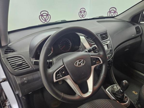 Hyundai Solaris I с пробегом 2013 года, цена 642 000 рублей, 213246 км, седан, Автокод Объявления