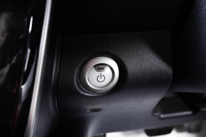 Nissan Leaf I (ZE0/AZE0) с пробегом 2014 года, цена 929 000 рублей, 153000 км, хэтчбек, Автокод Объявления