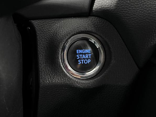 Toyota RAV4 V (XA50) с пробегом 2020 года, цена 2 859 900 рублей, 105425 км, внедорожник, Автокод Объявления