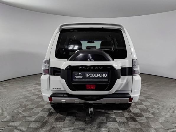 Mitsubishi Pajero IV Рестайлинг 2 с пробегом 2015 года, цена 2 570 000 рублей, 177500 км, внедорожник, Автокод Объявления