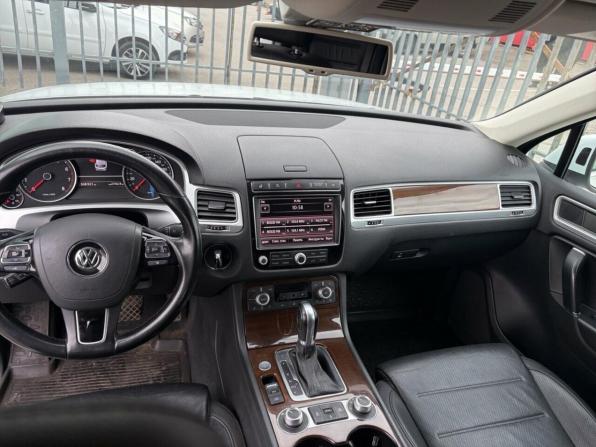 Volkswagen Touareg II Рестайлинг с пробегом 2015 года, цена 2 533 000 рублей, 308921 км, внедорожник, Автокод Объявления