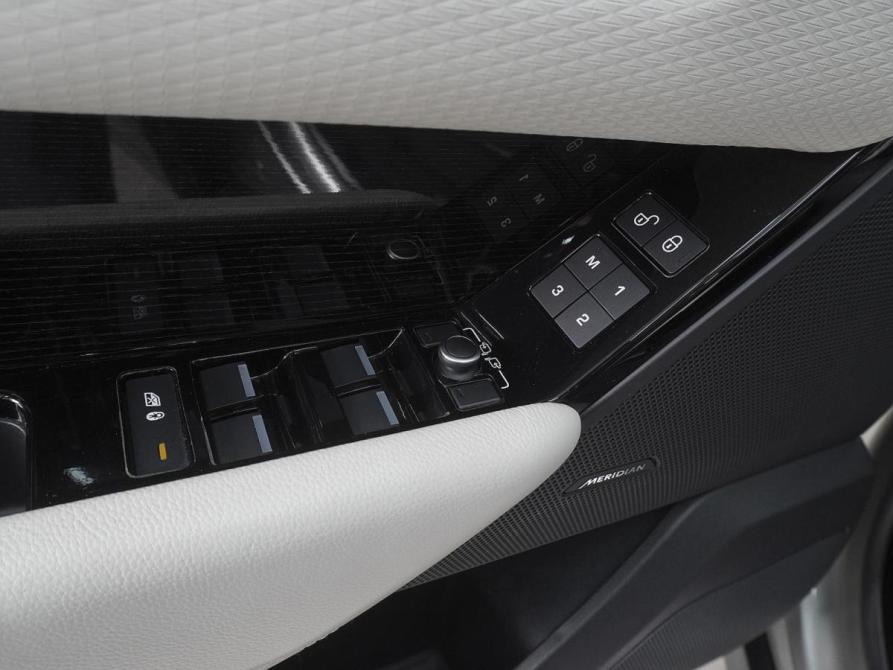 Land Rover Range Rover Velar I Ростов-на-Дону  - изображение 19
