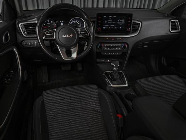 Kia Ceed III Рестайлинг с пробегом 2021 года, цена 2 248 750 рублей, 32944 км, хэтчбек, Автокод Объявления