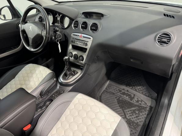 Peugeot 408 I с пробегом 2012 года, цена 629 800 рублей, 127000 км, седан, Автокод Объявления