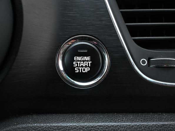 Kia Carnival III с пробегом 2019 года, цена 2 699 000 рублей, 153833 км, минивэн, Автокод Объявления
