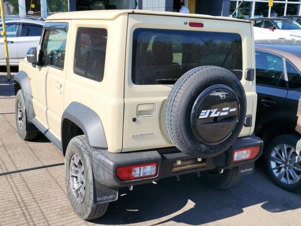 Suzuki Jimny IV с пробегом 2022 года, цена 2 400 000 рублей, 28862 км, внедорожник, Автокод Объявления