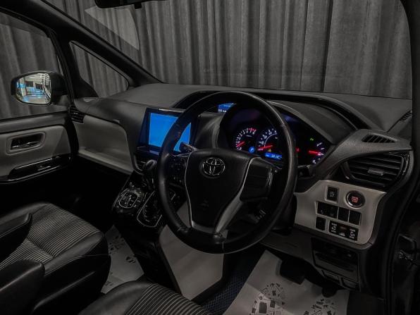 Toyota Noah III (R80) Рестайлинг с пробегом 2019 года, цена 2 150 000 рублей, 65211 км, минивэн, Автокод Объявления