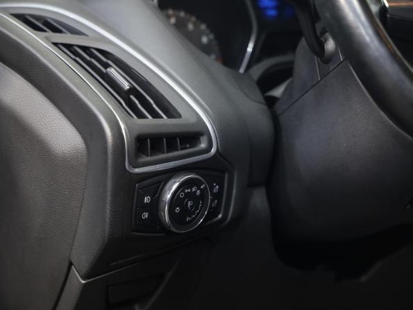 Ford Focus III с пробегом 2013 года, цена 899 777 рублей, 140903 км, хэтчбек, Автокод Объявления