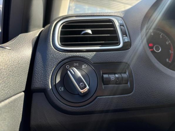 Volkswagen Polo V Рестайлинг с пробегом 2019 года, цена 1 460 000 рублей, 139531 км, седан, Автокод Объявления