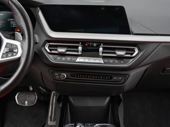 BMW 1 серии III (F40) с пробегом 2021 года, цена 4 399 000 рублей, 32626 км, хэтчбек, Автокод Объявления