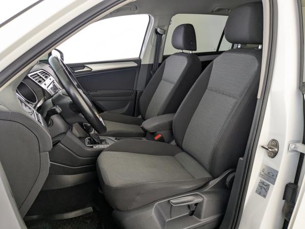 Volkswagen Tiguan II Рестайлинг с пробегом 2021 года, цена 2 700 000 рублей, 65878 км, внедорожник, Автокод Объявления