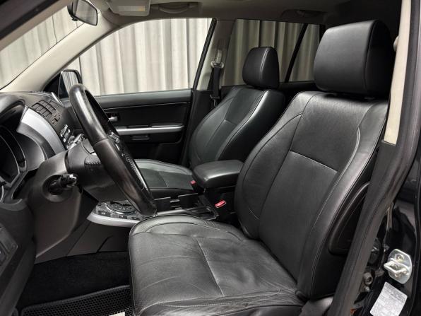 Suzuki Grand Vitara II Рестайлинг с пробегом 2010 года, цена 1 379 000 рублей, 181843 км, внедорожник, Автокод Объявления