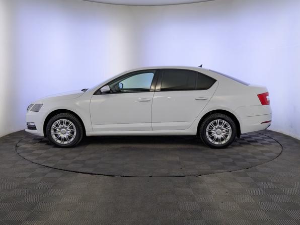 Skoda Octavia III (A7) Рестайлинг с пробегом 2019 года, цена 1 725 000 рублей, 107653 км, лифтбек, Автокод Объявления