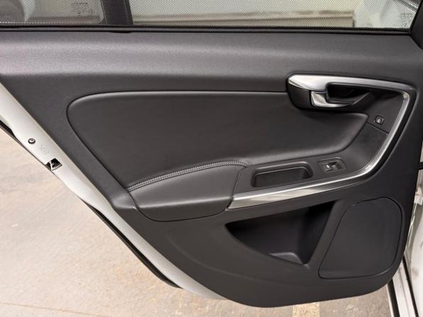 Volvo S60 II Рестайлинг с пробегом 2015 года, цена 1 599 000 рублей, 90098 км, седан, Автокод Объявления