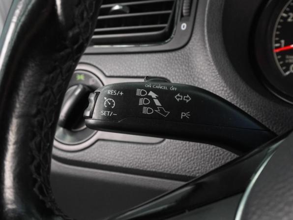 Volkswagen Polo V Рестайлинг с пробегом 2019 года, цена 1 325 000 рублей, 62611 км, седан, Автокод Объявления