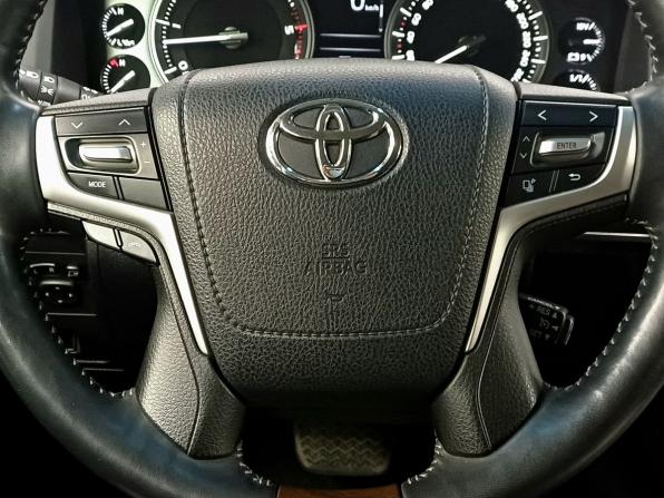 Toyota Land Cruiser 200 Series Рестайлинг 2 с пробегом 2017 года, цена 6 749 000 рублей, 81280 км, внедорожник, Автокод Объявления