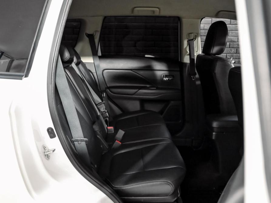 Mitsubishi Outlander III Екатеринбург  - изображение 16