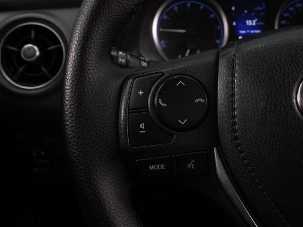 Toyota Corolla XI (E160 E170 E180) Рестайлинг 1 с пробегом 2018 года, цена 1 649 000 рублей, 105997 км, седан, Автокод Объявления