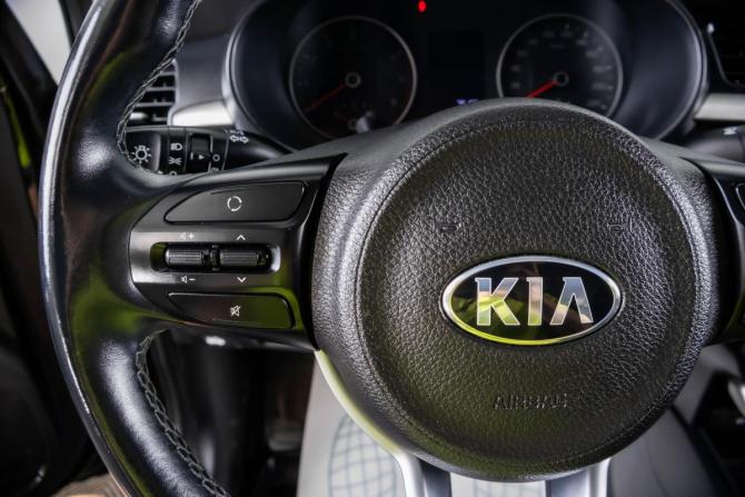 Kia Rio IV с пробегом 2017 года, цена 1 379 000 рублей, 75150 км, седан, Автокод Объявления