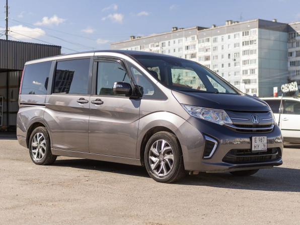 Honda Stepwgn V Рестайлинг с пробегом 2020 года, цена 2 299 000 рублей, 196251 км, минивэн, Автокод Объявления