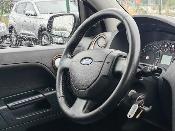 Ford Fusion I Рестайлинг с пробегом 2007 года, цена 359 000 рублей, 181000 км, хэтчбек, Автокод Объявления