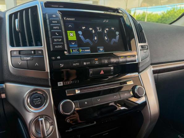 Toyota Land Cruiser 200 Series Рестайлинг 1 с пробегом 2014 года, цена 4 729 000 рублей, 208872 км, внедорожник, Автокод Объявления