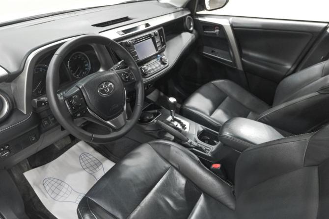 Toyota RAV4 IV (XA40) Рестайлинг с пробегом 2015 года, цена 2 429 000 рублей, 202000 км, внедорожник, Автокод Объявления