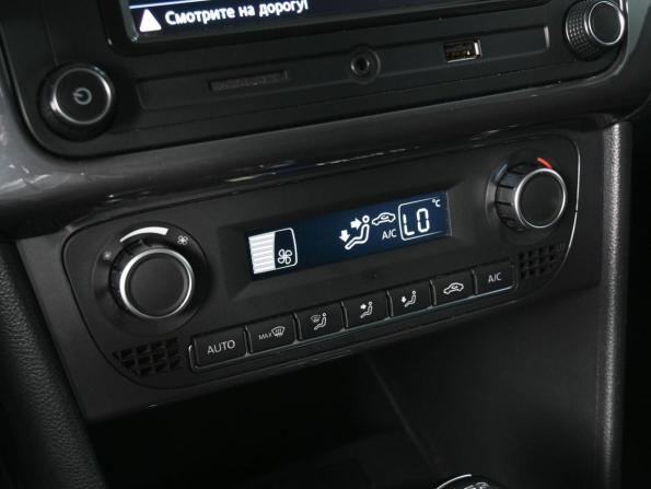 Volkswagen Polo V Рестайлинг с пробегом 2019 года, цена 1 579 000 рублей, 120347 км, седан, Автокод Объявления